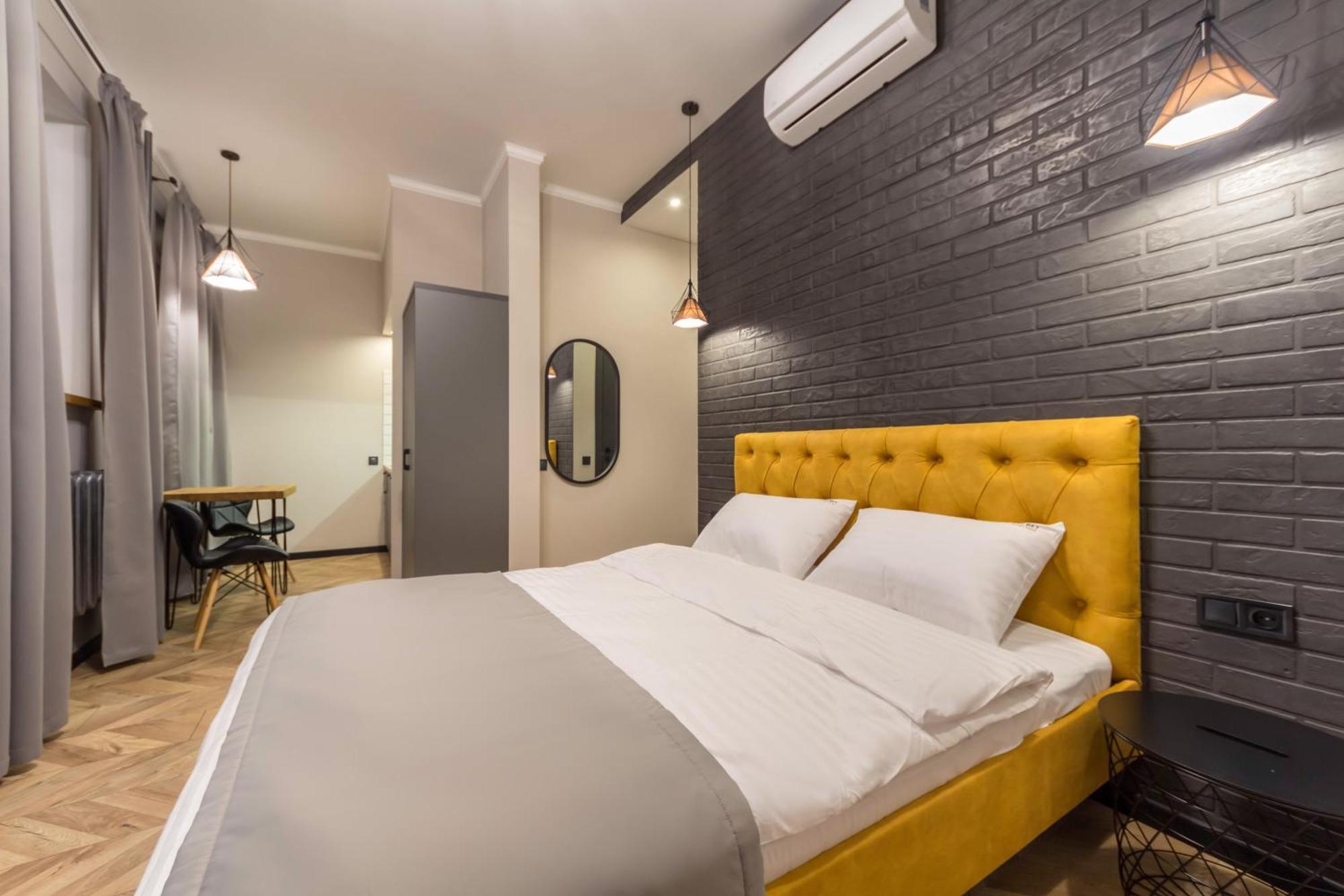 Self Check-In Apartments Maidan Area Kiev Exterior foto