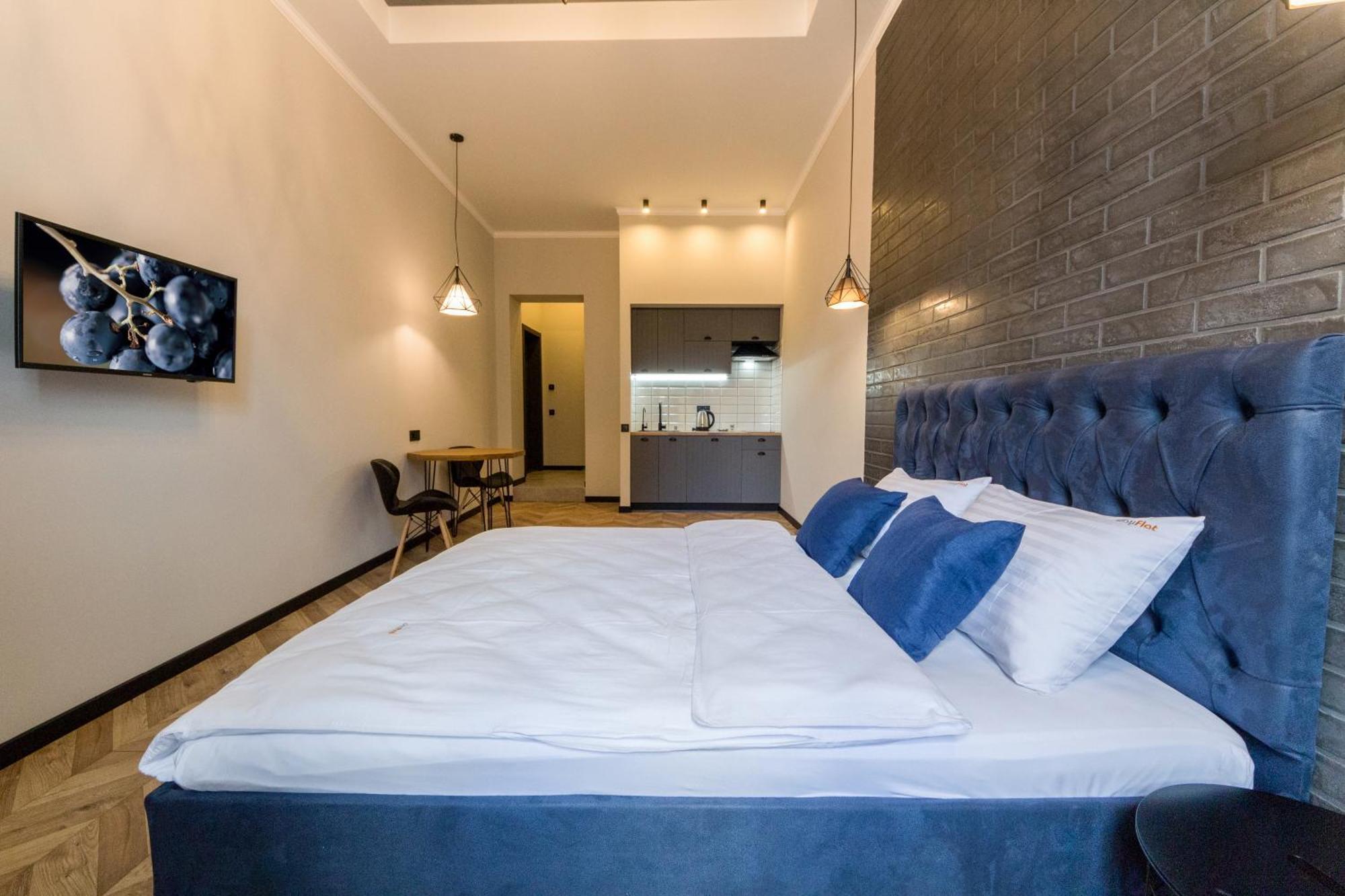 Self Check-In Apartments Maidan Area Kiev Exterior foto