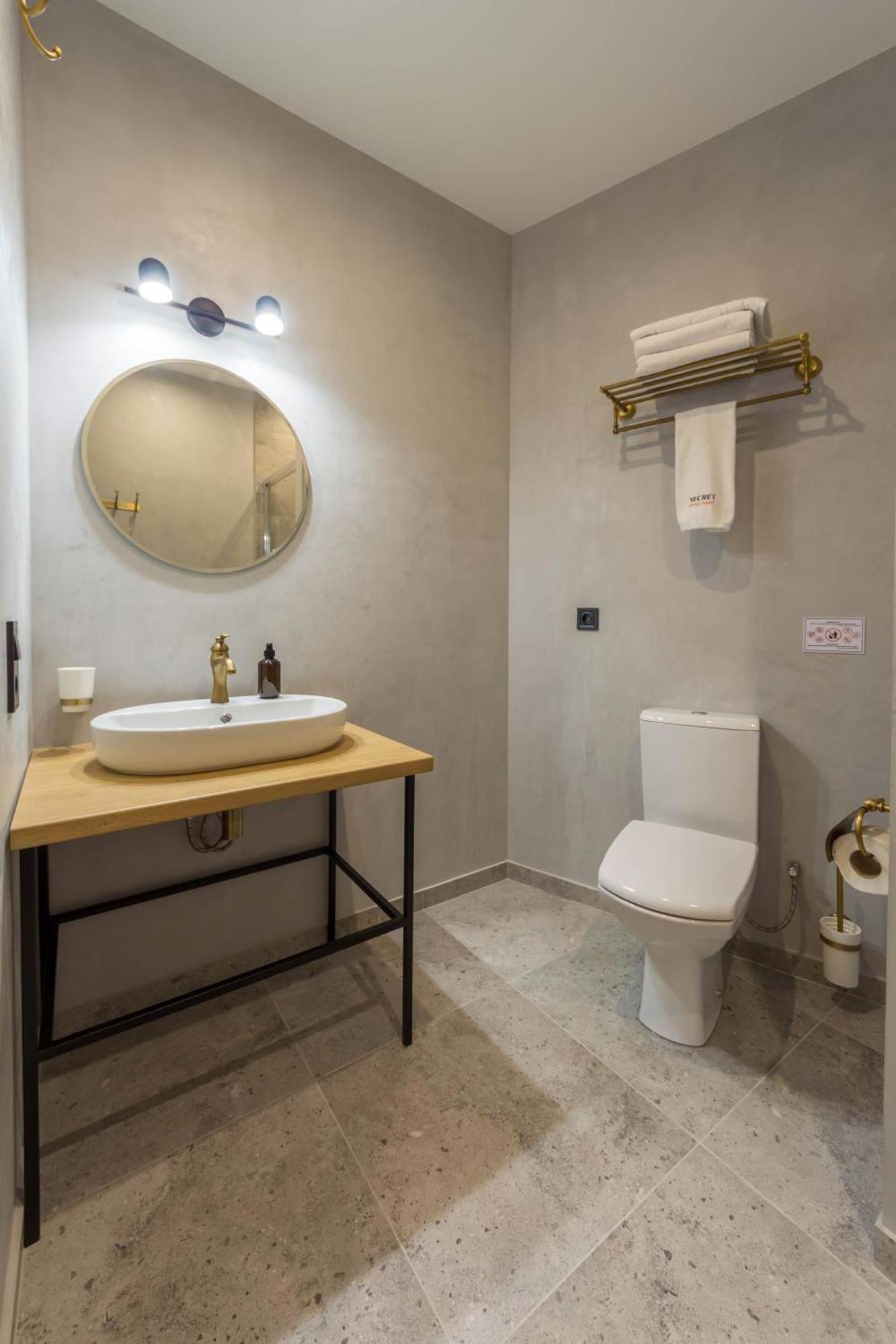 Self Check-In Apartments Maidan Area Kiev Exterior foto